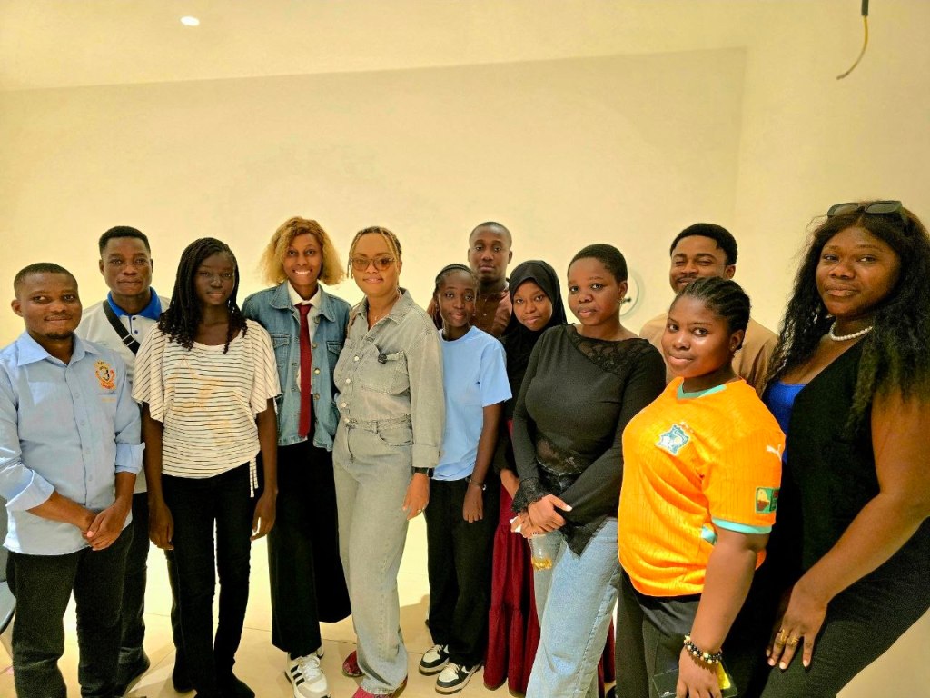 Edith Brou au cœur de la rédaction web du SILA&nbsp;16