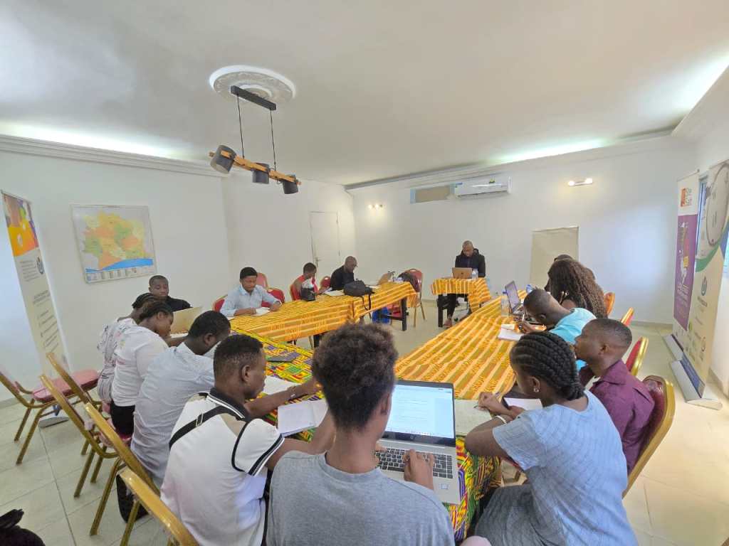 Couverture du SILA 2026 : 22 jeunes se forment&nbsp;journalisme